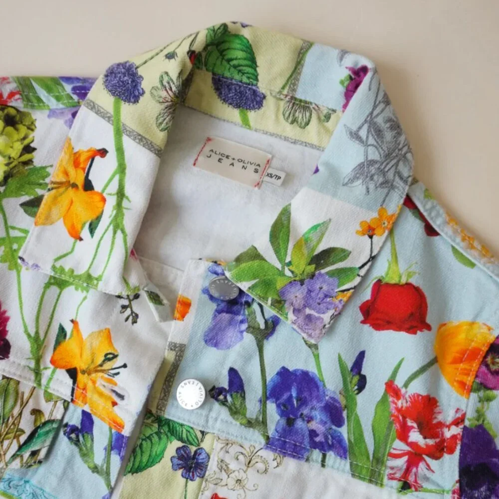Alice & Olivia Denim "Chloe" Boxy Floral Patchwork Cropped Jacket - Size XS - Picture 4 of 9